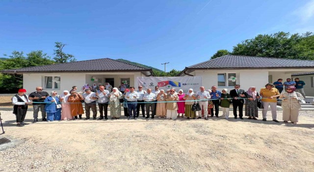 Srebrenitsa şehit anneleri evlerine kavuştu