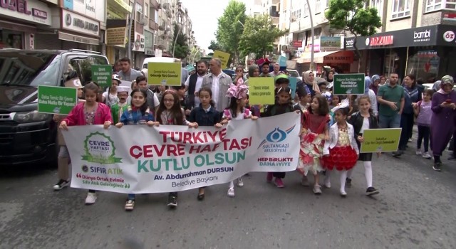 Sultangazi Belediyesi Çevre için gençlerle birlikte yürüdü