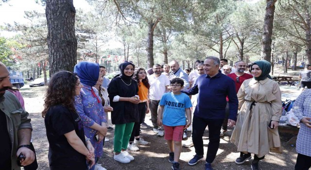 Sultangazi Belediyesinden gençlere YKS öncesi moral pikniği