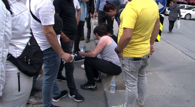 Sultangazide dönüş yapan İETT otobüsü 2 gence çarptı