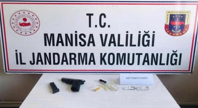 Şüpheli şahıstan ruhsatsız tabanca ve uyuşturucu çıktı