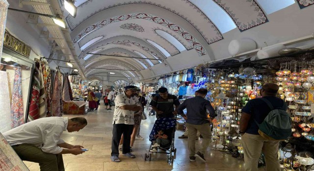 Suudi Arabistanın Türkiyeye seyahat yasağını kaldırma kararı Kapalıçarşı esnafını sevindirdi