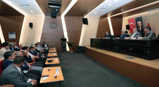 Talas kırsalındaki muhtarlarla altyapı toplantısı