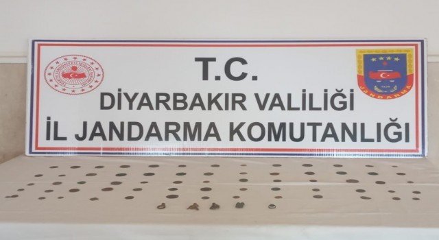 Tarihi eser kaçakçıları jandarma ekiplerine suçüstü yakalandı