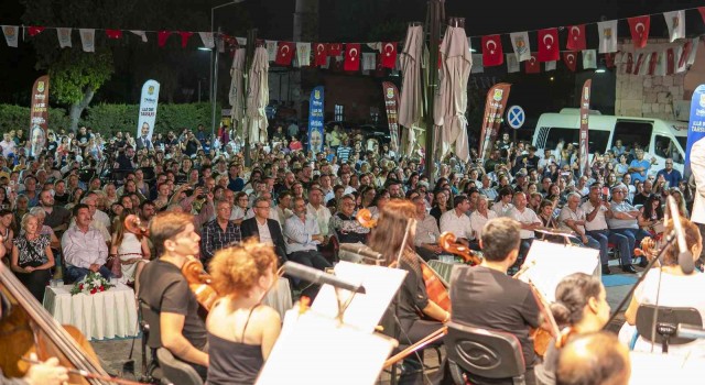 Tarsusta 50 kişilik dev orkestra eşliğinde Allegra Ensemble konseri