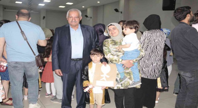 Tatvanda minikler mezuniyet heyecanı yaşadı