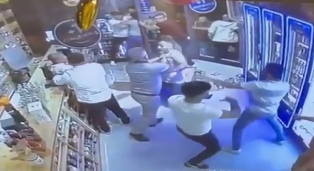 Tekel bayiinde eksik para verdi, ortalık savaş alanına döndü