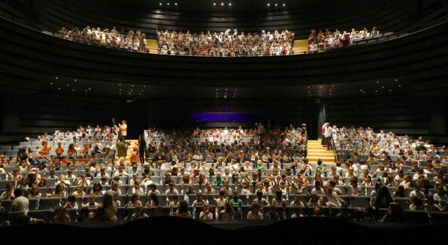 Tiyatroya yolculuk projesi ile çocuklar tiyatroyla buluştu