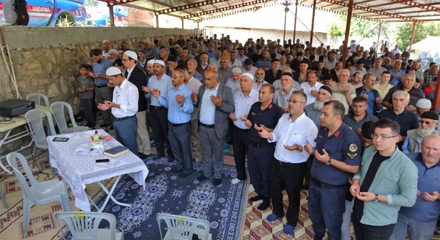 Tokatta köylüler yağmur ve şükür duasına çıktı