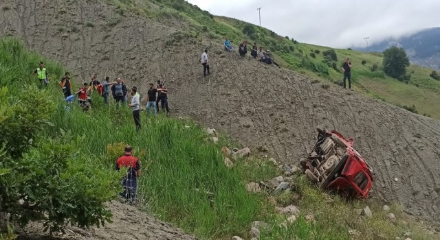 Tokatta minibüs kazasında ölen 4 kişinin kimlikleri tespit edildi