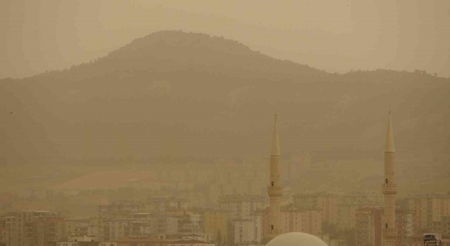 Toz bulutu Adıyamanı etkisi altına aldı