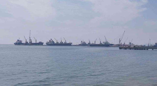 Trakyada Nisan ayında 302 milyon dolar ithalat, 310 milyon dolar ihracat gerçekleşti