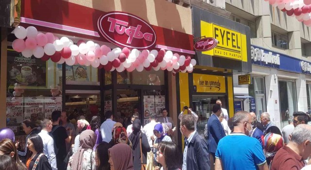 Tuğba Kuruyemiş 100. şubesini Ankara Kızılayda hizmete açtı