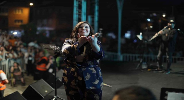 Tuğçe Kandemir Koçarlıda unutulmaz bir festival yaşattı