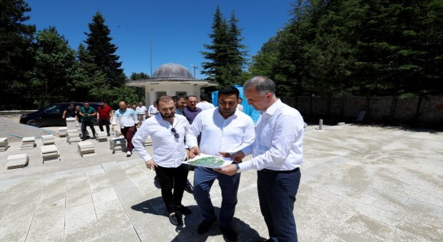 Turgut Alp Türbesinin restorasyon çalışmaları sürüyor