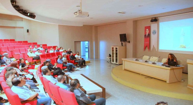 “Türk Çini Sanatı konferansı
