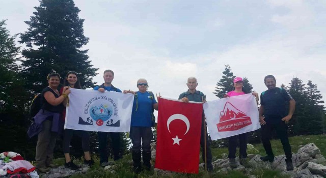 Türkiyenin ilk kadın dağcısı Sinopun zirvesine tırmandı