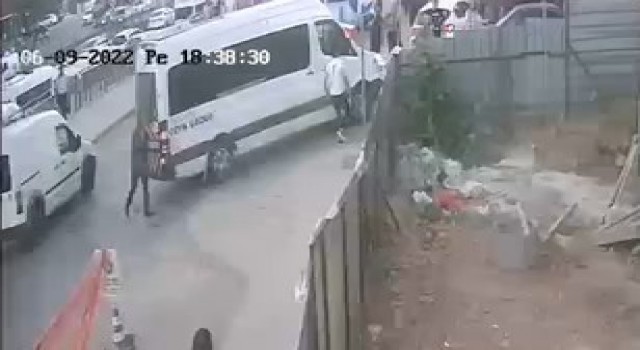 Tuzlada tartıştığı kişiyi sırtından bıçaklayıp kovaladı