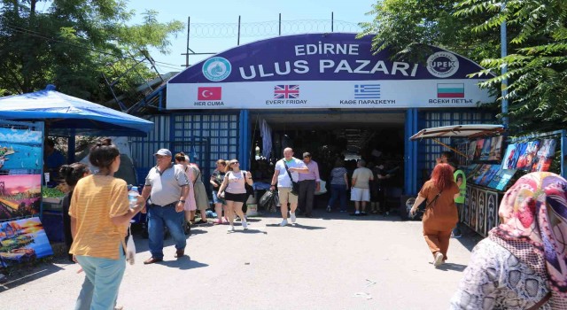 Ulus Pazarı Bulgar turistlerin akınına uğradı