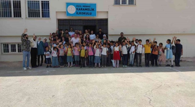 Üniversitede öğrencilerinden Karamelik ilkokuluna anlamlı ziyaret