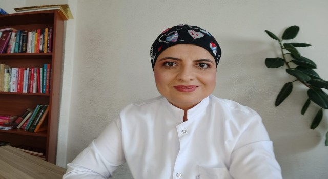 Ünlü aile danışmanı Çevik, yaptığı tespitlerle mutsuz ailelerin sorunlarını çözüyor
