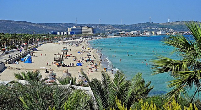 Ünlü tatil merkezi Çeşmeye bayramda 1 milyonu aşkın kişi bekleniyor