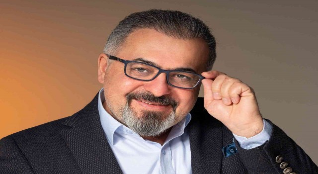 Ünlü türkücü yeni projeleriyle geliyor