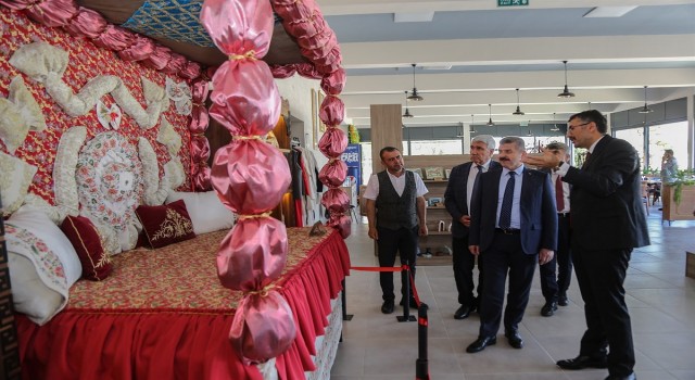 Uşak Valisi, Kütahyada Frig Çevre ve Medeniyet Tanıtım Merkezinde