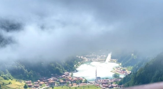 Uzungölde bulutların dansı