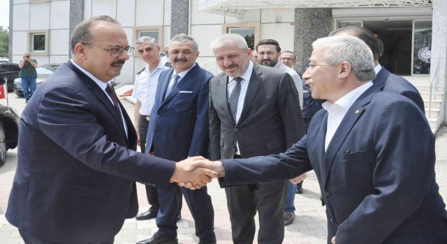 Vali Canbolat muhtarları dinledi