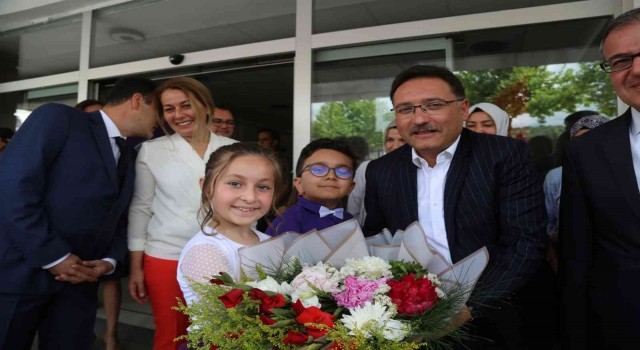 Vali Çiçek: “Hacıların geleceği emin ellerde”