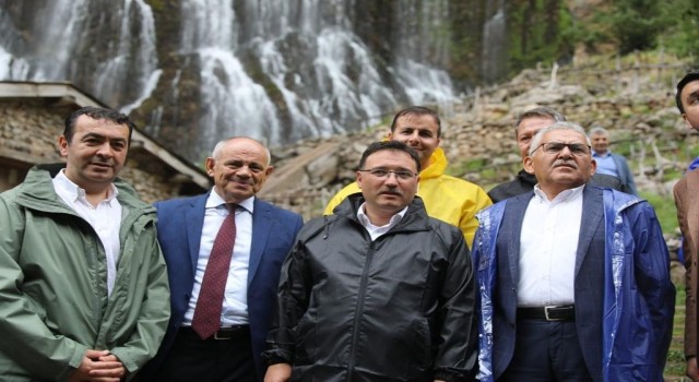 Vali Çiçek Kapuzbaşı Şelalesinde incelemelerde bulundu