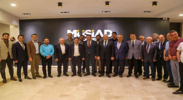 Vali Çiçek, MÜSİAD Kayseri Şubesinin Genişletilmiş İstişare Toplantısına katıldı