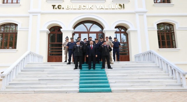 Vali Kızılkayadan kutsal görev ifa eden jandarma personeline teşekkür