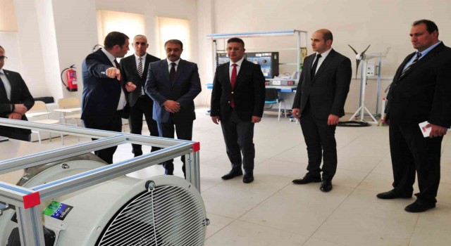 Vali Şıldaktan, Yenilenebilir Enerji Eğitim Merkezine ziyaret