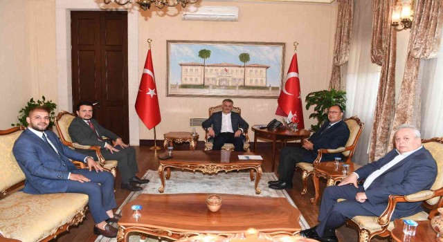 Vali Yazıcı, Alanyayı dinledi