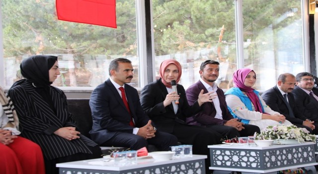 Vali Yiğitbaşı gençlerle söyleşi yaptı