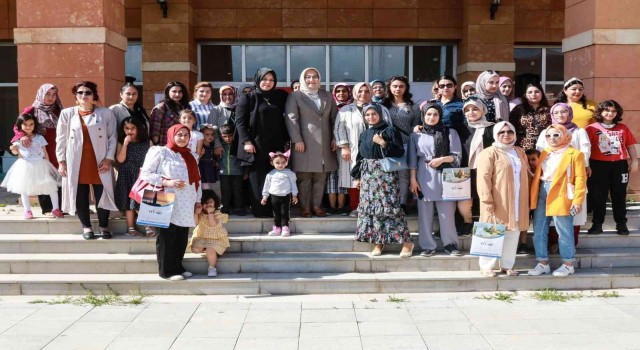 Van Büyükşehir Belediyesinden kitap okuma şenliği