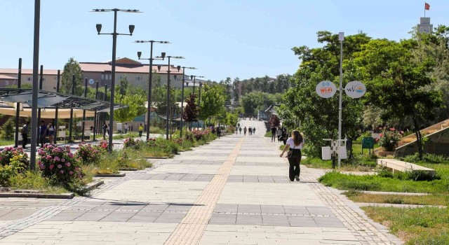 Van Büyükşehir Belediyesinden üniversite öğrencilerine ücretsiz internet hizmeti