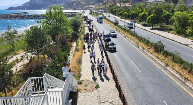 Van Gölü için yürüyen kadınlar Ahlat-Adilcevaz etabını tamamladı