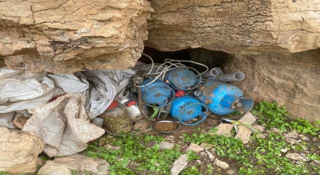 Vanda PKKya ait silah ve mühimmat ele geçirildi