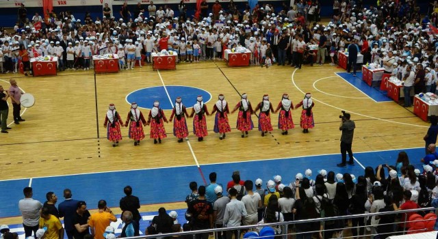 Vanda “Yaz Spor Okulları” açılış programı düzenlendi
