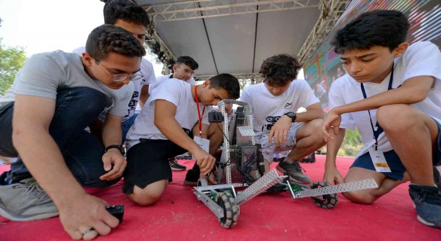 VEX Robotik Turnuvasının son etkinliği Mersinde yapıldı