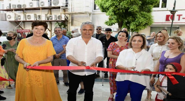Yaşam malzemesi keçe, sanatçıların elinde sanata dönüştü