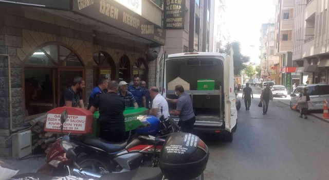 Yaşlı adam evinde silahla vurulmuş halde ölü bulundu