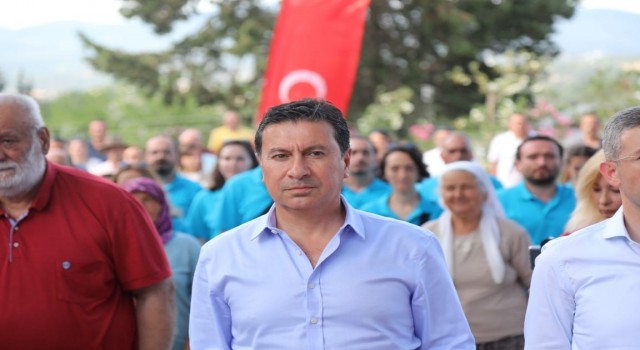 Yavru kedileri poşet içerisinde canlı canlı çöpe atmışlar