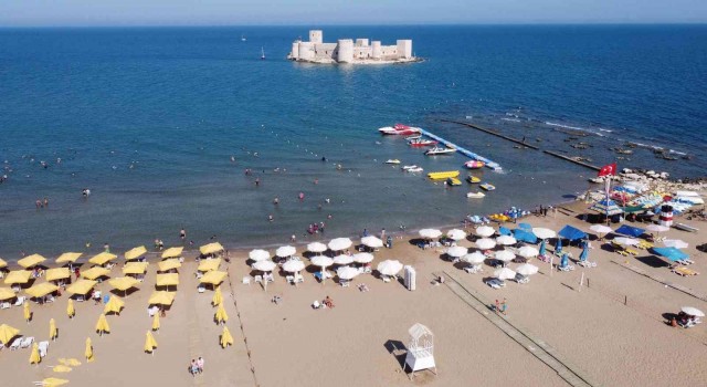 Yaz tatili başladı, turizmin merkezi Kızkalesinde yoğunluk arttı