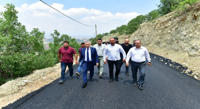 Yeşilyurtta yol düzenleme çalışmaları