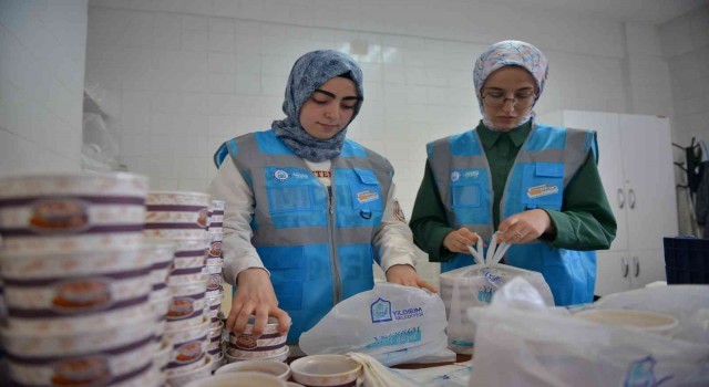 Yıldırım Belediyesinden ihtiyaç sahiplerine sıcak yemek