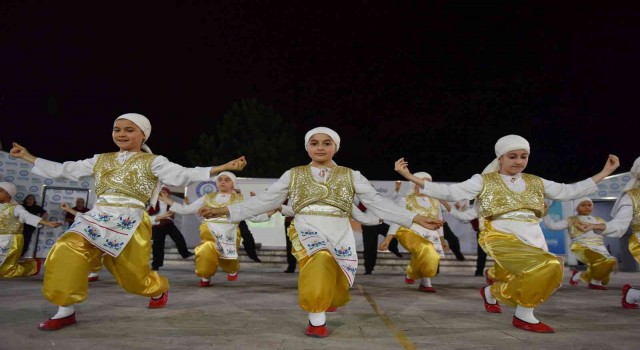 Yıldırım ‘da ‘Erguvan Zamanı coşkusu